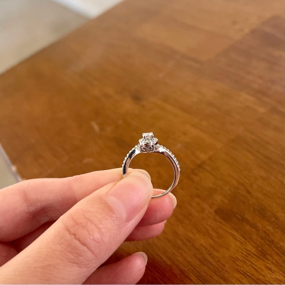 Diamond White Gold Ring Size 4.25-4.50 - Picture 5 of 6